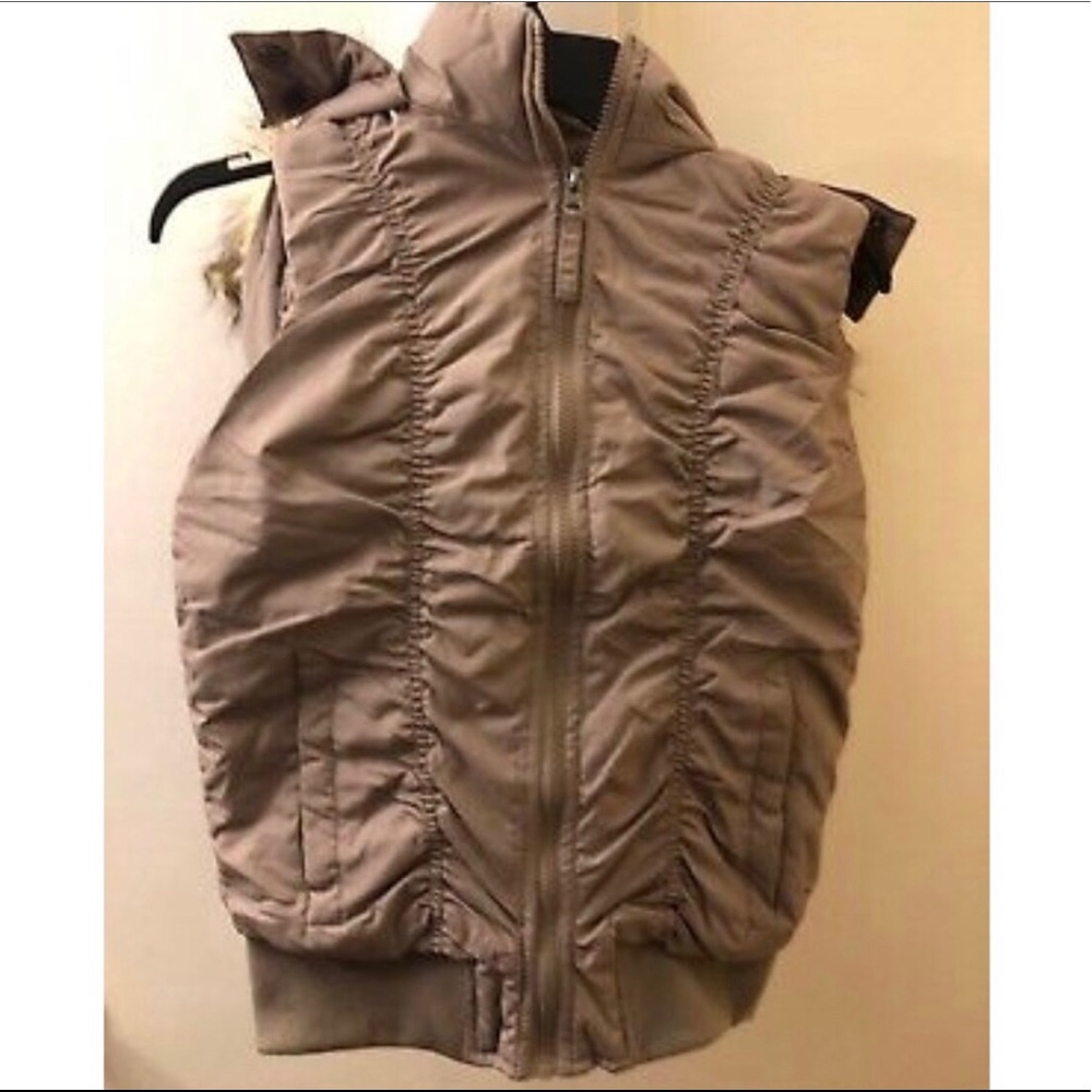 American Rag Vest - Picture 2 of 3